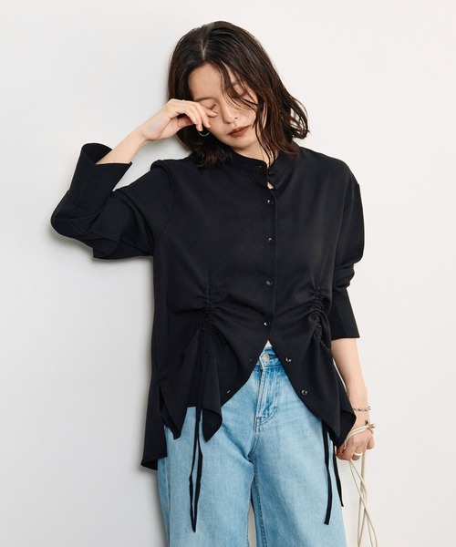 STELLA FISH(ステラフィッシュ)の「【シワになりにくい】サイドシャーリングシャツ(シャツ/ブラウス・レディース・ブラック/ブルー/ホワイト・FREE)」の1枚目の写真