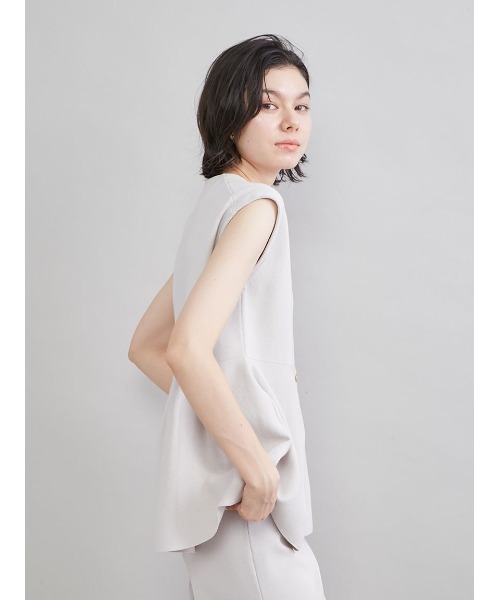 Mila Owen（ミラオーウェン）の「ペプラムデザインＶネックベスト（ニット/セーター・レディース・ライム/アイボリー/ブラック・F）」の5枚目の写真