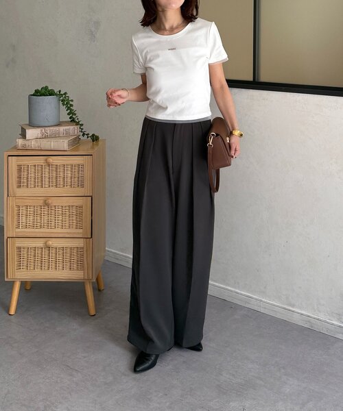 Thevon（ゼボン）の「チャーム付きコンパクトTシャツ（Tシャツ/カットソー・レディース・チャコールグレー/オフホワイト/ブラック・M/S）」の13枚目の写真