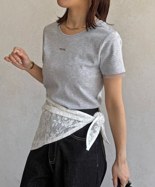 Thevon（ゼボン）の「【新色登場/2サイズ展開】チャーム付きコンパクトTシャツ（Tシャツ/カットソー・レディース・チャコールグレー/オフホワイト/ブラック/グレー・M/S）」の7枚目の写真