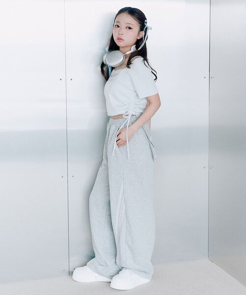 OLIVE des OLIVE(オリーブデオリーブ)の「レイヤード風ドロストTシャツ(Tシャツ/カットソー・レディース・サックスブルー/ブラック/ピンク/オフホワイト・FREE)」の12枚目の写真