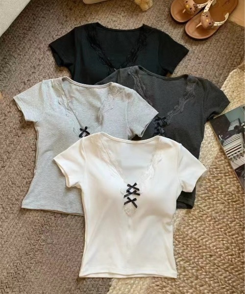 lilful(リルフル)の「【26年春夏新作】【カップ付き】Vネック レースリボン 半袖ピチT(Tシャツ/カットソー・レディース・ホワイト/ライトグレー/ダークグレー/ブラック・F)」の16枚目の写真