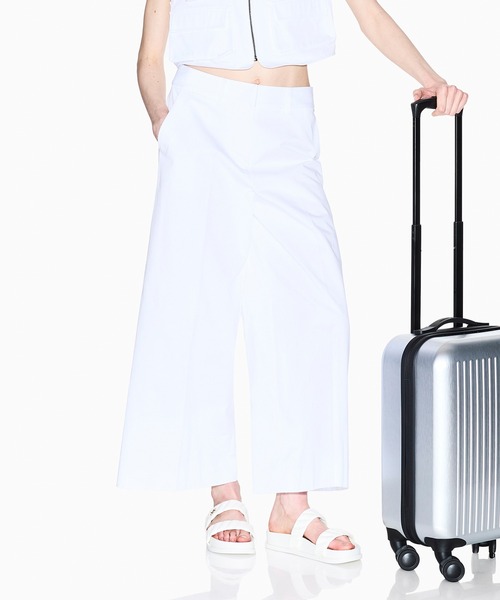 ARMANI EXCHANGE(アルマーニエクスチェンジ)の「【A|X アルマーニ エクスチェンジ】<ZOZO限定>コットンツイル ワイドパンツ(その他パンツ・レディース・ホワイト・6/4/2/0)」の1枚目の写真