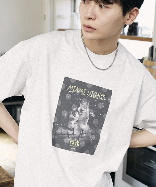 PUBLUX(パブリュクス)の「PUBLUX/パブリュクス <機能性素材>MIAMI NIGHTS キャット フォト Tシャツ 限定展開(Tシャツ/カットソー・レディース・ホワイト/ライトグレー/チャコールグレー・SMALL/MEDIUM/LARGE)」の3枚目の写真