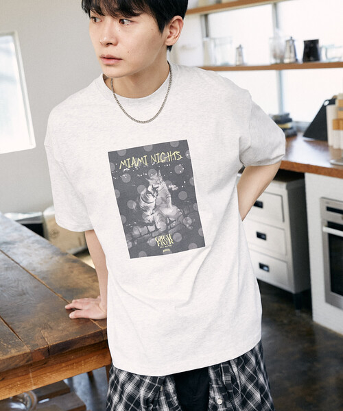PUBLUX(パブリュクス)の「PUBLUX/パブリュクス <機能性素材>MIAMI NIGHTS キャット フォト Tシャツ 限定展開(Tシャツ/カットソー・レディース・ホワイト/ライトグレー/チャコールグレー・SMALL/MEDIUM/LARGE)」の4枚目の写真