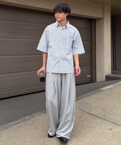 SINSS(シンス)の「One tuck wide sweat pants / ワンタックワイドスウェットパンツ(スウェットパンツ・メンズ・ブラック/ライトグレー・X-SMALL/SMALL/MEDIUM/LARGE/X-LARGE)」の3枚目の写真