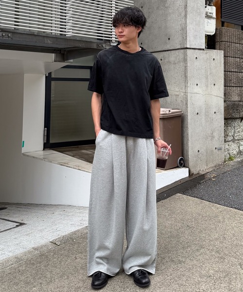 SINSS(シンス)の「One tuck wide sweat pants / ワンタックワイドスウェットパンツ(スウェットパンツ・メンズ・ブラック/ライトグレー・X-SMALL/SMALL/MEDIUM/LARGE/X-LARGE)」の4枚目の写真