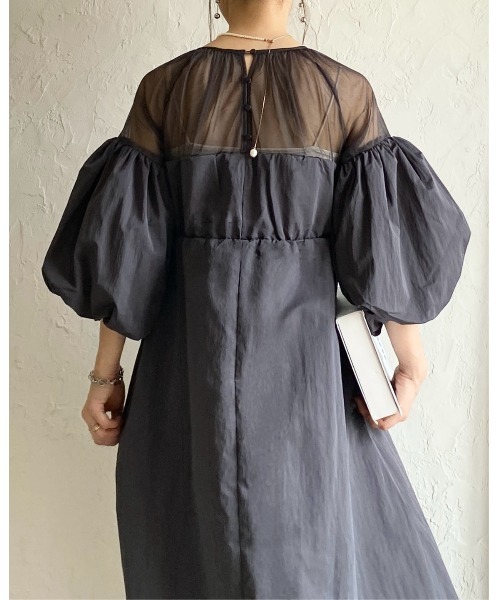 She's Closet(シーズクローゼット)の「チュールシアー トップス ドッキング ボリュームスリーブ ロングワンピース(ワンピース・レディース・アイボリー/チャコールグレー/ブラック・FREE)」の20枚目の写真