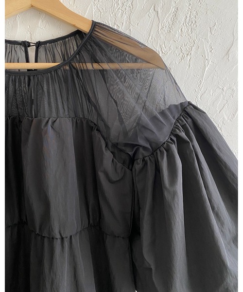 She's Closet(シーズクローゼット)の「チュールシアー トップス ドッキング ボリュームスリーブ ロングワンピース(ワンピース・レディース・アイボリー/チャコールグレー/ブラック・FREE)」の7枚目の写真