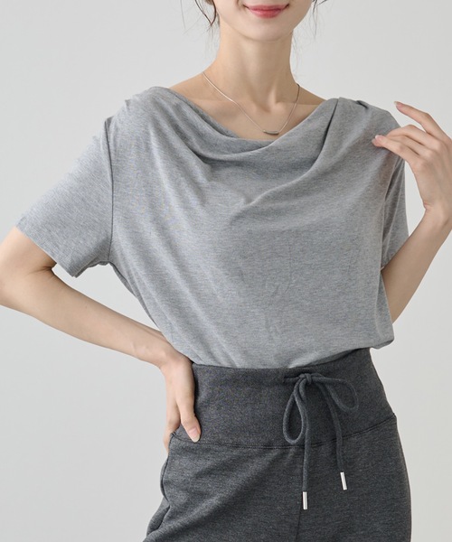 DAYRA(デイラ)の「ソリッドカラー ドレープネック 2WAY 半袖 プルオーバー(Tシャツ/カットソー・レディース・キャメル/ブラウン/グレー/ベージュ/ホワイト/ブラック・FREE)」の13枚目の写真