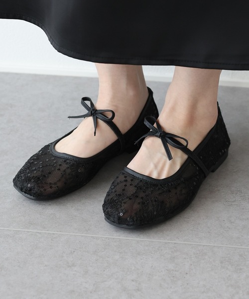 BLUEEAST(ブルーイースト)の「スパンコール刺繍シアーパンプス(パンプス・レディース・ホワイト/ブラック・LARGE/MEDIUM)」の4枚目の写真