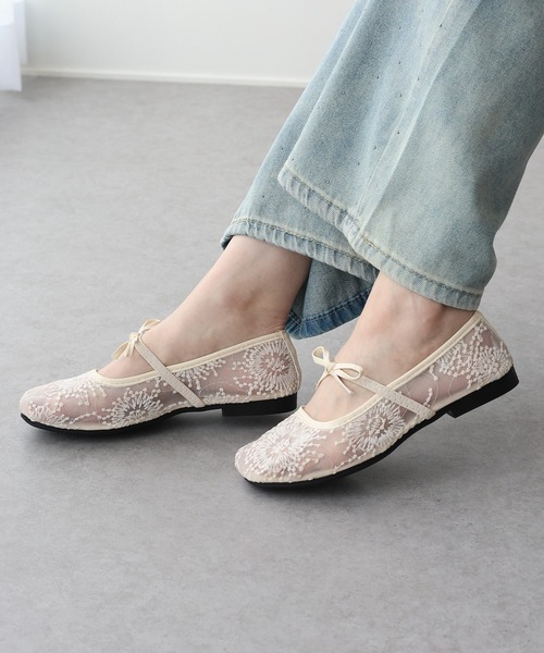 BLUEEAST(ブルーイースト)の「スパンコール刺繍シアーパンプス(パンプス・レディース・ホワイト/ブラック・LARGE/MEDIUM)」の18枚目の写真