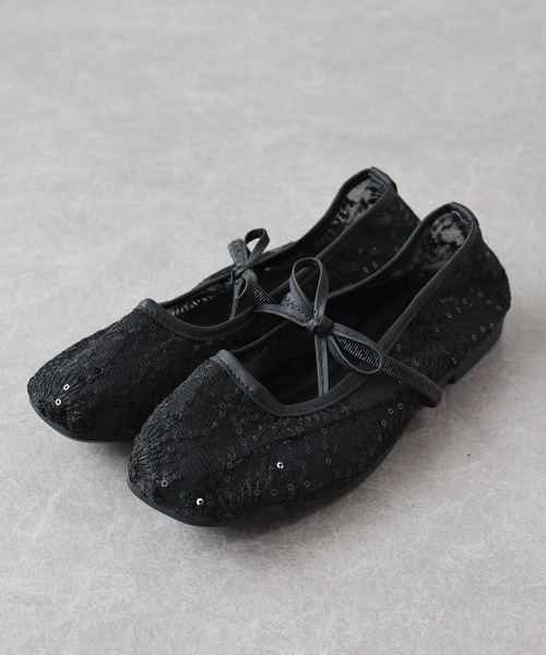 BLUEEAST(ブルーイースト)の「スパンコール刺繍シアーパンプス(パンプス・レディース・ホワイト/ブラック・LARGE/MEDIUM)」の9枚目の写真
