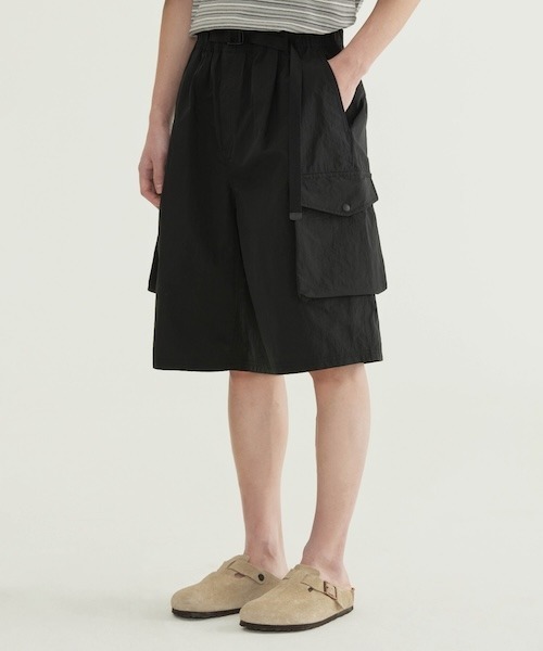 COVERNAT(カバーナット)の「BERMUDA CARGO NYLON SHORTS(その他パンツ・メンズ・カーキ系/ブラック・X-LARGE/LARGE/MEDIUM/SMALL/X-SMALL)」の1枚目の写真