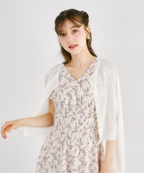 tocco closet(トッコ クローゼット)の「UVカット&接触冷感&花粉防止&ハンドウォッシュ♪フラワー釦シアーカーディガン(カーディガン/ボレロ・レディース・サックスブルー/ピンク/オフホワイト・M)」の15枚目の写真