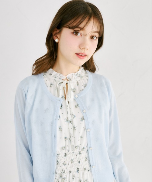 tocco closet(トッコ クローゼット)の「UVカット&接触冷感&花粉防止&ハンドウォッシュ♪フラワー釦シアーカーディガン(カーディガン/ボレロ・レディース・サックスブルー/ピンク/オフホワイト・M)」の21枚目の写真