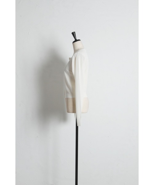 tocco closet(トッコ クローゼット)の「UVカット&接触冷感&花粉防止&ハンドウォッシュ♪フラワー釦シアーカーディガン(カーディガン/ボレロ・レディース・サックスブルー/ピンク/オフホワイト・M)」の6枚目の写真