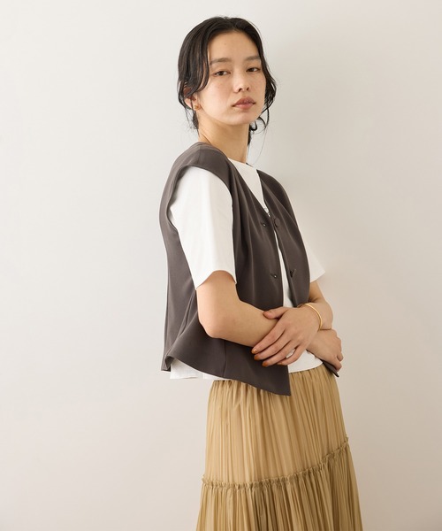 ROPE'(ロペ)の「コンフォートフレンチスリーブブラウス/UVカット・防シワ・接触冷感・吸水速乾・セットアップ対応・イージーケア(シャツ/ブラウス・レディース・ベージュ/ブラウン系その他・FREE)」の20枚目の写真