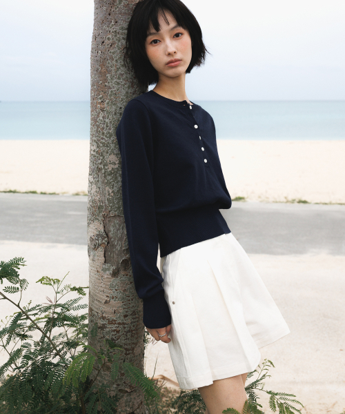 DEHEVE（デヘヴェ）の「Summer Henley Neck Knit [Navy]（ニット/セーター・レディース・ネイビー・OS）」の6枚目の写真