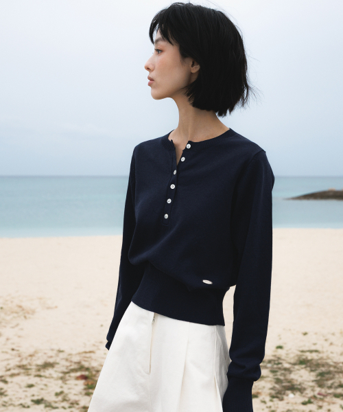 DEHEVE（デヘヴェ）の「Summer Henley Neck Knit [Navy]（ニット/セーター・レディース・ネイビー・OS）」の13枚目の写真