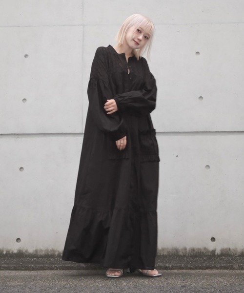 ZOZOMARKET by aoi(ゾゾマーケットバイアオイ)の「【インフルエンサー aoiセレクト】コットンレース切り替えティアードワンピース(ワンピース・レディース・オフホワイト/ブラック・FREE)」の2枚目の写真