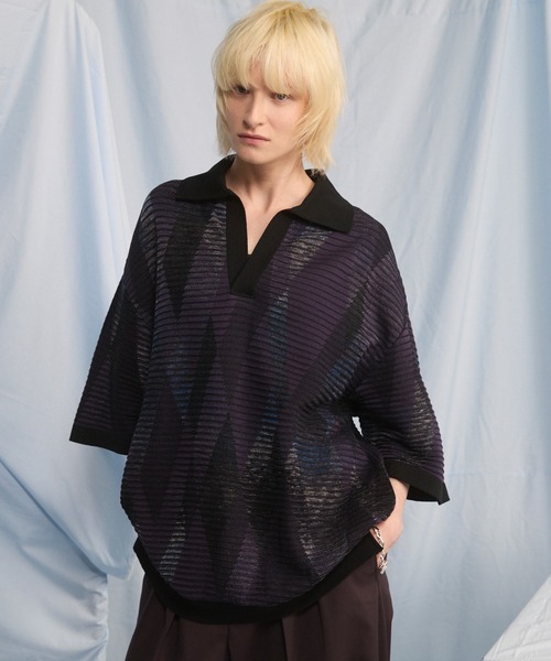 MAISON SPECIAL(メゾンスペシャル)の「《UNISEX》Dry-touch Border Argyle Pattern Prime-Over Skipper Knit T-shirt/ドライタックボーダーアーガイルパターンプライムオーバースキッパーニットTシャツ【MAISON SPECIAL/メゾンスペシャル】(ポロシャツ・メンズ・ブラック/レッド・2/1/0)」の2枚目の写真