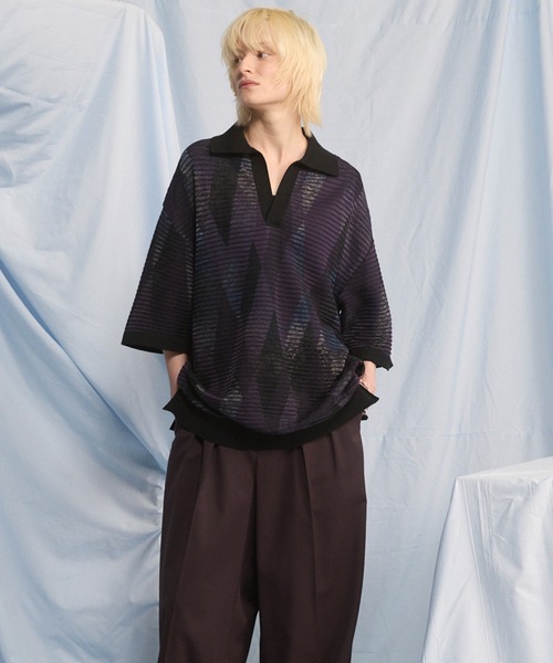 MAISON SPECIAL(メゾンスペシャル)の「《UNISEX》Dry-touch Border Argyle Pattern Prime-Over Skipper Knit T-shirt/ドライタックボーダーアーガイルパターンプライムオーバースキッパーニットTシャツ【MAISON SPECIAL/メゾンスペシャル】(ポロシャツ・メンズ・ブラック/レッド・2/1/0)」の5枚目の写真
