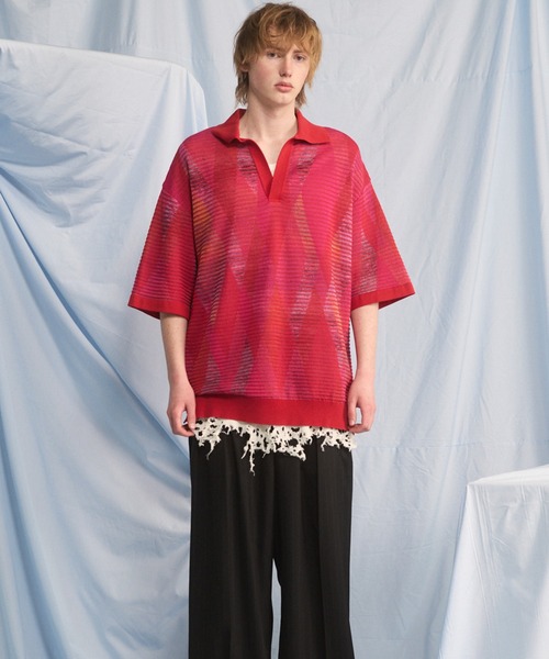 MAISON SPECIAL(メゾンスペシャル)の「《UNISEX》Dry-touch Border Argyle Pattern Prime-Over Skipper Knit T-shirt/ドライタックボーダーアーガイルパターンプライムオーバースキッパーニットTシャツ【MAISON SPECIAL/メゾンスペシャル】(ポロシャツ・メンズ・ブラック/レッド・2/1/0)」の9枚目の写真