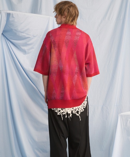 MAISON SPECIAL(メゾンスペシャル)の「《UNISEX》Dry-touch Border Argyle Pattern Prime-Over Skipper Knit T-shirt/ドライタックボーダーアーガイルパターンプライムオーバースキッパーニットTシャツ【MAISON SPECIAL/メゾンスペシャル】(ポロシャツ・メンズ・ブラック/レッド・2/1/0)」の11枚目の写真