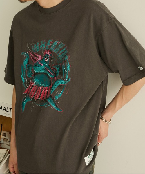 DISCUS(ディスカス)の「【DISCUS】DISCUS×villains ヴィンテージライク 半袖Tシャツ(Tシャツ/カットソー・メンズ・ブラック/ブラック系その他2/ブラック系その他3/ブラック系その他5/ブラック系1/ブラック系その他4/ブラック系その他6・L/M)」の2枚目の写真