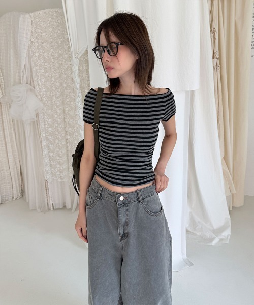 4INT.(フォイント)の「ボーダー オフショルダー クロップド 半袖 Tシャツ(Tシャツ/カットソー・レディース・ブラック/グレー/ブルー/ベージュ/ピンク・FREE)」の11枚目の写真