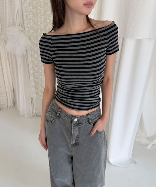 4INT.(フォイント)の「ボーダー オフショルダー クロップド 半袖 Tシャツ(Tシャツ/カットソー・レディース・ブラック/グレー/ブルー/ベージュ/ピンク・FREE)」の14枚目の写真