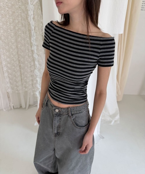 4INT.(フォイント)の「ボーダー オフショルダー クロップド 半袖 Tシャツ(Tシャツ/カットソー・レディース・ブラック/グレー/ブルー/ベージュ/ピンク・FREE)」の15枚目の写真