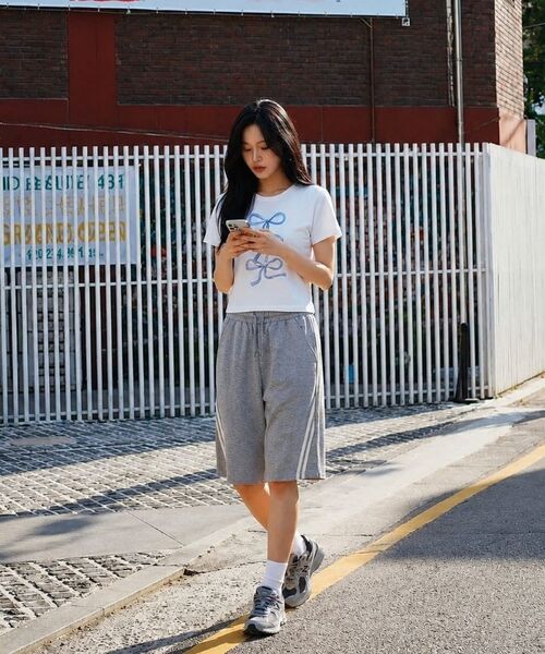 BASIC LABEL（ベーシックラベル）の「Zane track wide Bermuda shorts 2 Color [BLST_4001]（その他パンツ・レディース・グレー/ブラック・SMALL/MEDIUM/LARGE/X-LARGE）」の5枚目の写真