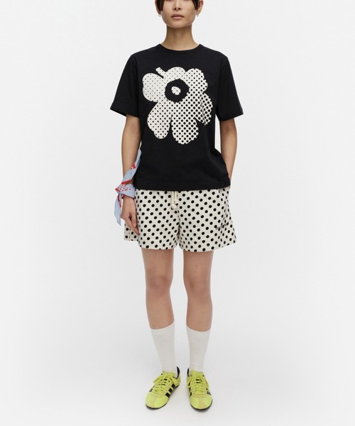 marimekko(マリメッコ)の「【kioski】Erna Unikko / t-shirt(Tシャツ/カットソー・レディース・ブラック・X-SMALL/SMALL/MEDIUM/LARGE)」の1枚目の写真