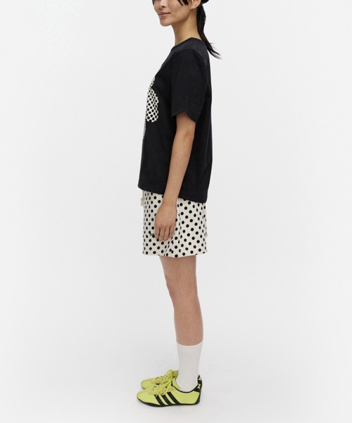 marimekko(マリメッコ)の「【kioski】Erna Unikko / t-shirt(Tシャツ/カットソー・レディース・ブラック・X-SMALL/SMALL/MEDIUM/LARGE)」の2枚目の写真
