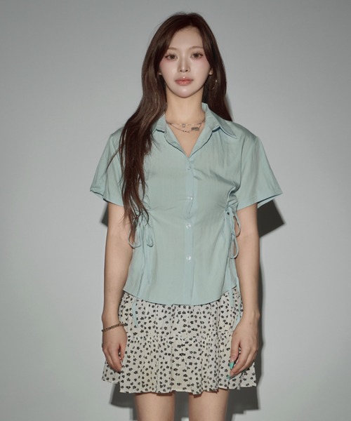 CeLess(セレス)の「Gathered Ribbon Cropped Shirt / ギャザーリボン付きクロップドシャツ(シャツ/ブラウス・レディース・ブルー/ライトブルー・FREE)」の3枚目の写真