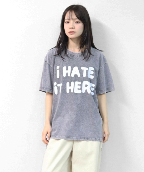 GARAGE MADE(ガレージメイド)の「レディースM~Lサイズ ユニセックス ピグメントプリント BIG Tシャツ I HATE IT HERE(Tシャツ/カットソー・レディース・ピンク/ブルー/ブラック/グリーン/アイボリー/グレー・S)」の17枚目の写真