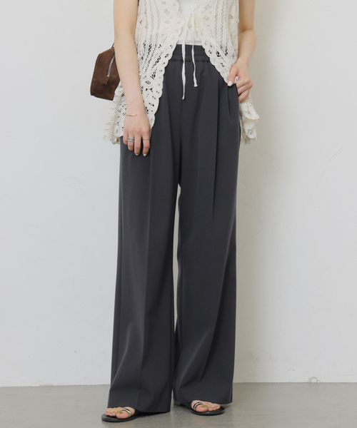 JOURNAL STANDARD relume(ジャーナルスタンダード レリューム)の「《WEB限定追加》スムースフレアタックパンツ(スラックス・レディース・ネイビー/チャコールグレー/ブラック・38/36)」の4枚目の写真