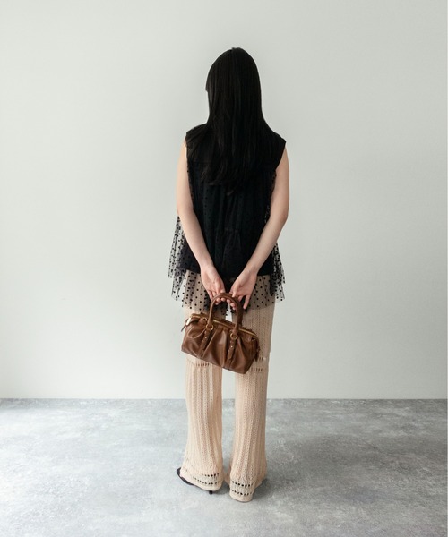 on:nue（オンニュ）の「【on:nue】 [2WAY/肩紐付] スタッズベルトミニボストンバッグ（ボストンバッグ・レディース・ブラウン/ベージュ/アイボリー/ブラック・FREE）」の11枚目の写真