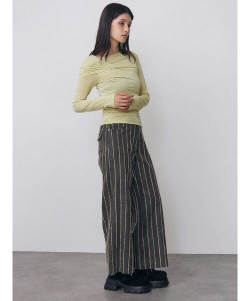 MURUA(ムルーア)の「ストライプフリンジハイウエストデニムパンツ 秋服(デニムパンツ・レディース・ブルー/ブラック・1/2)」の11枚目の写真