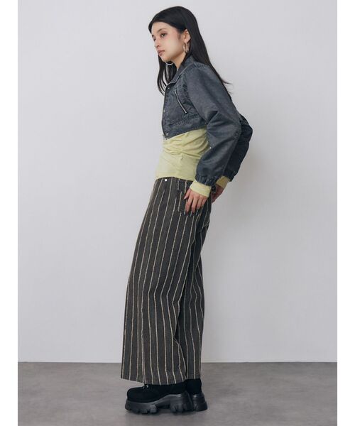 MURUA(ムルーア)の「ストライプフリンジハイウエストデニムパンツ 秋服(デニムパンツ・レディース・ブルー/ブラック・1/2)」の16枚目の写真