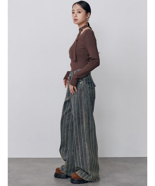 MURUA(ムルーア)の「ストライプフリンジハイウエストデニムパンツ 秋服(デニムパンツ・レディース・ブルー/ブラック・1/2)」の21枚目の写真