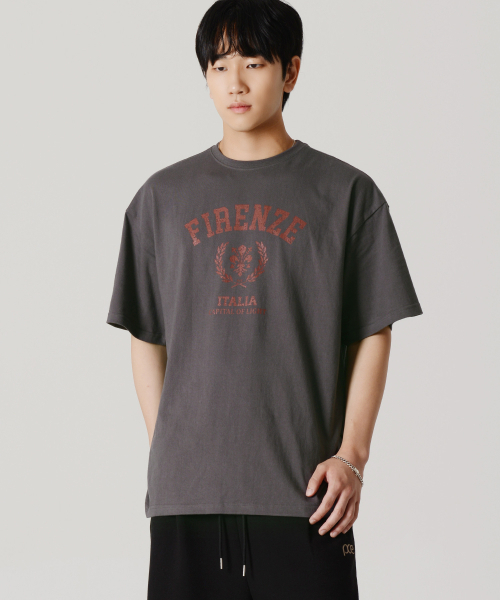 PIECEMAKER(ピースメーカー)の「ヴィンテージフィレンツェリリ半袖Tシャツ(チャコール)(Tシャツ/カットソー・レディース・その他・LARGE/MEDIUM)」の1枚目の写真