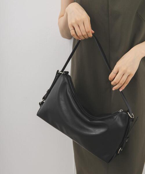 KBF（ケイビーエフ）の「ワンハンドルベルトBAG（ショルダーバッグ・レディース・キャメル/ブラック・ONE）」の3枚目の写真