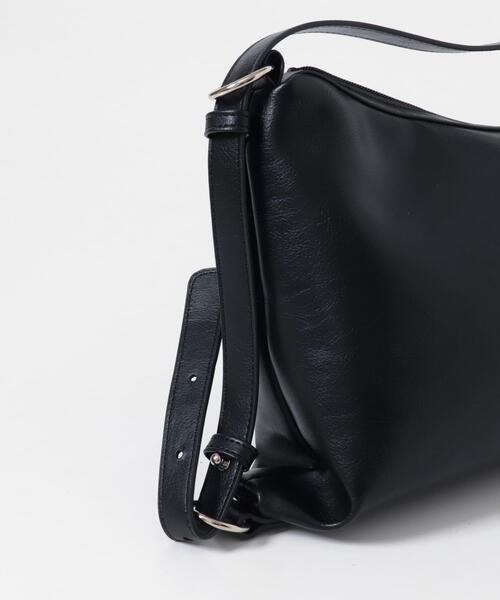KBF（ケイビーエフ）の「ワンハンドルベルトBAG（ショルダーバッグ・レディース・キャメル/ブラック・ONE）」の11枚目の写真