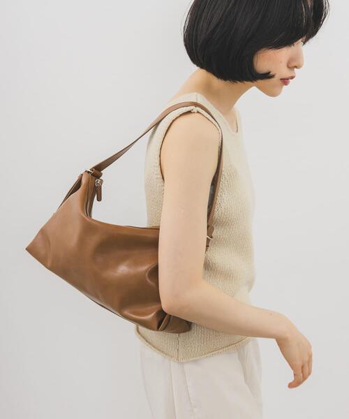 KBF（ケイビーエフ）の「ワンハンドルベルトBAG（ショルダーバッグ・レディース・キャメル/ブラック・ONE）」の13枚目の写真