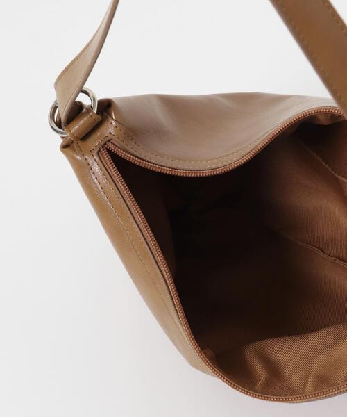 KBF(ケイビーエフ)の「ワンハンドルベルトBAG(ショルダーバッグ・レディース・キャメル/ブラック・ONE)」の19枚目の写真