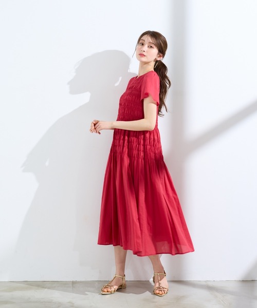Rose Tiara（ローズティアラ）の「【人気のため追加】シャーリングマキシ丈ワンピース（ワンピース・レディース・レッド/ブラウン/ネイビー・46/42）」の12枚目の写真