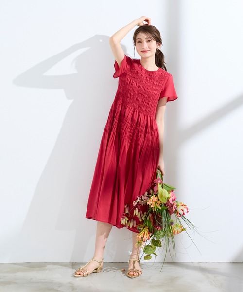 Rose Tiara（ローズティアラ）の「【人気のため追加】シャーリングマキシ丈ワンピース（ワンピース・レディース・レッド/ブラウン/ネイビー・46/42）」の15枚目の写真